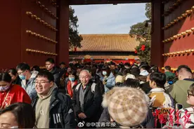 在北京过年：地坛庙会首日人山人海图片
