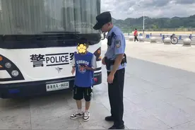 暖心！务工爸爸坐高铁回家，12岁儿子烈日下骑行15公里迎接图片
