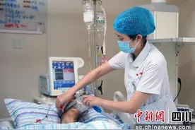 成大附院“00后”规培护士：从就业选择到使命担当图片