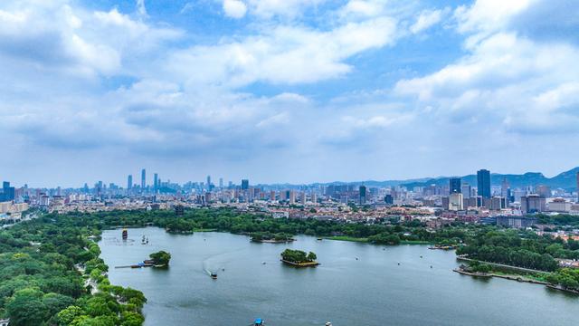 地下泉水世界什么样，他们知道 | 人文