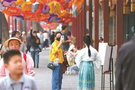 北京什刹海景区人气旺图片