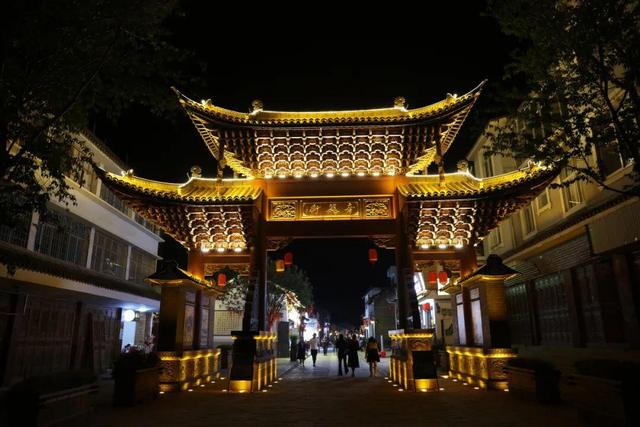 从昆明出发！乘“星光·澜湄号”旅游列车，开启5天4晚的滇西探索之旅