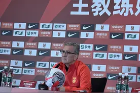 国足新帅伊万科维奇：希望能够开门红，一起在主场欢庆胜利图片