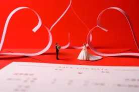 上半年结婚数同比减49.8万对 多地婚姻登记处宣布七夕加班 专家称下半年或有所增加图片