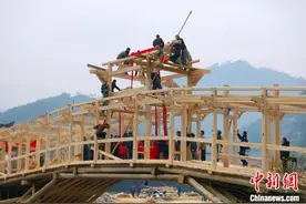 “中国廊桥之乡”浙江庆元：廊桥保护人人可参与图片