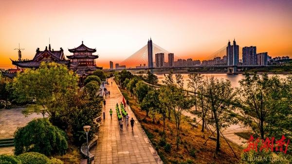 湖南日报特稿｜益山益水，益美益阳！益阳市办会兴城聚动能加快打造境内外游客湖南旅游“第二站”