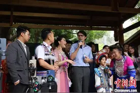新西兰音乐人打“飞的”广西赶“歌圩” 用音乐解码跨文化共鸣图片