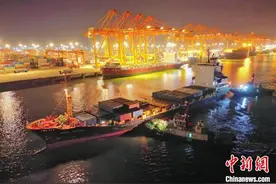 马来西亚关丹港首批再生铝锭运抵广西钦州港图片