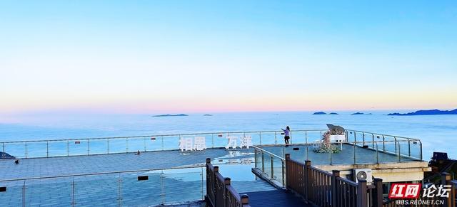 【每日一图@湖南】月夜风车与霞光云海同框？初冬的桂东万洋山做到了