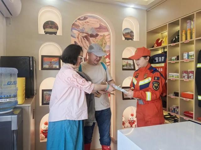 敦煌“九色鹿”女子消防服务队：为平安敦煌注入巾帼力量