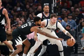 独行侠vs快船裁判报告：有两次漏判，欧文犯规被取消判罚正确图片