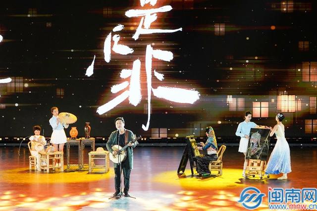 2025海丝泉州非遗时尚秀上演 千年非遗邂逅现代时尚