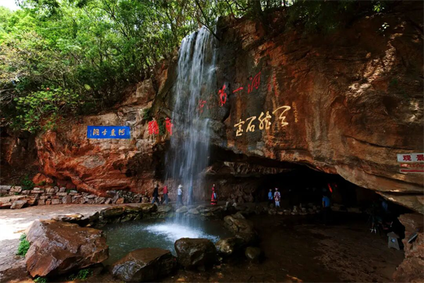 【早安云南·云游】阿庐古洞：大地深处的艺术殿堂，时光淬炼的喀斯特奇观