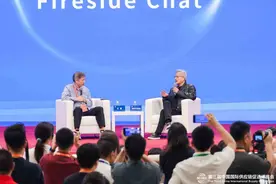 英伟达CEO黄仁勋建议年轻人：继续学习数学、推理、逻辑和计算机编程，即使不需要这样做，也应该知道它图片