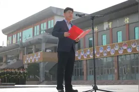 榜样引领前行 济南高新区实验中学举行“榜样家长”演讲活动图片