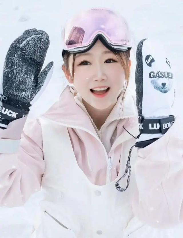年仅27岁，女主播突发脑溢血去世！如何识别早期预警信号，马上了解→