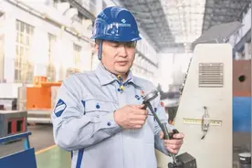 李军：毫厘之间诠释匠心本色图片