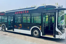 探“新”路丨产品卖到上百个国家，中通客车凭什么这么火？图片