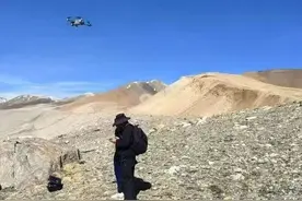 48小时营救 西藏定日警方会同相关部门成功搜救海拔6000米徒步失联游客图片