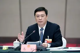 两会·新晋对话|韦韬：太原加快建设国家区域中心城市，在全国全省发展大局中发挥更大作用、作出更大贡献图片