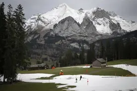 阿尔卑斯山要没雪了？大量游客转向北欧滑雪顺便看极光图片