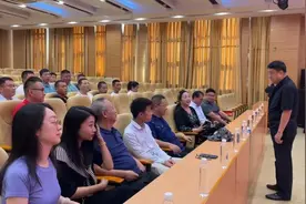 华图教育集团易定宏董事长一行在山东力明科技职业学院考察交流图片