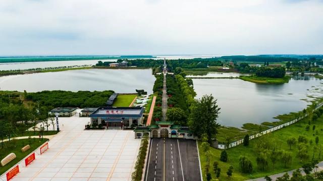赤黄红·洪湖情 | 2025环洪湖马拉松，跑进水乡新画卷！