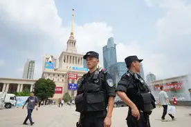 隐患排查、客流疏导和服务保障……这届书展的安全元素一样不少图片