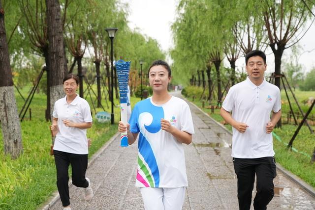 泉脉绵延处 精神共潮生——2025济南国际泉水节“泉炬”传递历城站侧记