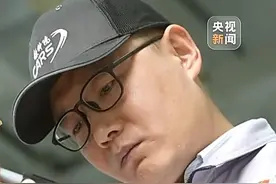 大国工匠·向新而行丨头发丝直径十六分之一 他在毫厘间精准打磨动车零件图片