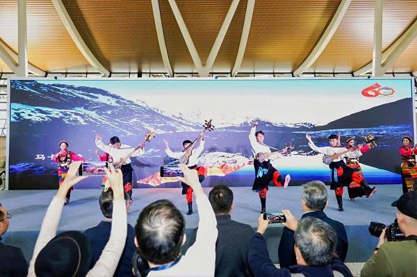 沪藏携手暖冬启航！“冬游日喀则”首航包机出发