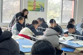 皇冠中学开展生物学科视导活动图片