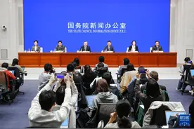 新华全媒+丨应对形势新变化 助企纾困稳外贸——多部门详解促进外贸稳定增长若干政策措施图片