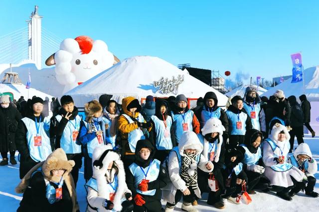 第二十一届冰雪那达慕开幕！呼和浩特文旅体验空间全是人从众！