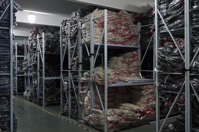 退伍老兵爆改平湖羽绒服：请杨超越代言，在拼多多年销八千万