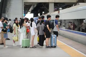 可提前20天预约车票 铁路部门优化学生预约购票图片