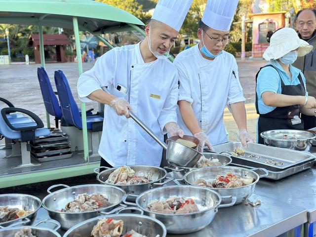 禄丰恐龙谷邀你去泡温泉，吃地道年猪饭！