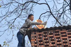 济源下冶镇开展“户户通”直播卫星设备集中维修服务活动图片