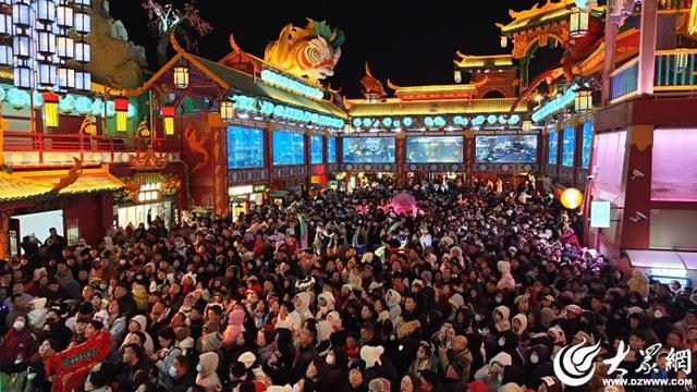 元旦假期累计接待游客达21.9万人次 青岛山海间不夜城主题街区交出亮眼文旅答卷