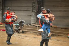 榕江第二次洪峰过境，当地终止I级应急响应，气象局：短期内应无第三次洪峰图片