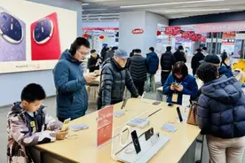 手机、平板、智能手表纳入！国补“引爆”青岛手机数码市场图片