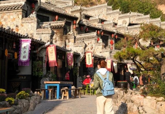 甘肃文旅新地标丨药王洞养生小镇，在穿越的风景里，安放当下的自己