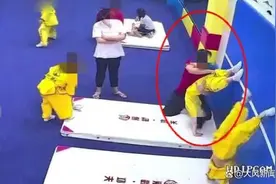 家长称6岁女童报班练倒立摔倒致瘫，武馆质疑孩子在外受伤图片