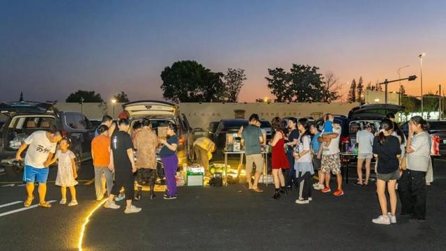 不在山塘人挤人，打卡秋日“限定”
