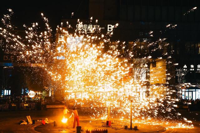 ​杭州远洋乐堤港八周年庆：开启冬日奇境无限惊喜，音乐盛宴吉时狂欢