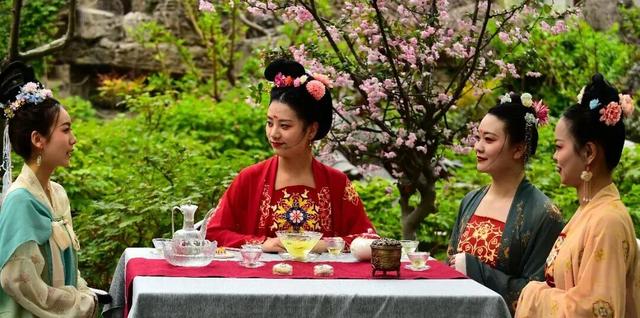 起猛了，我在洛阳被「牡丹」包围了！