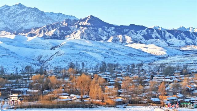 雪染巍峨祁连山 静谧纯净似丹青