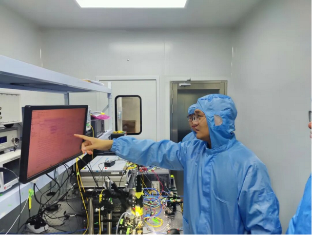 甘肃‖兰大团队突破瓶颈，新芯片问世！