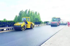 威青高速烟台段水泥路面“白改黑”完工通车图片