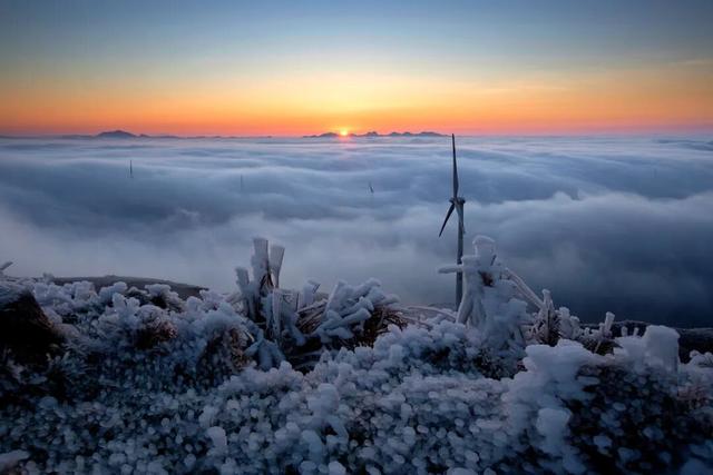 秋冬游资源！雾凇染丹霞，油茶暖红韵，这趟桂北秘境之旅很治愈